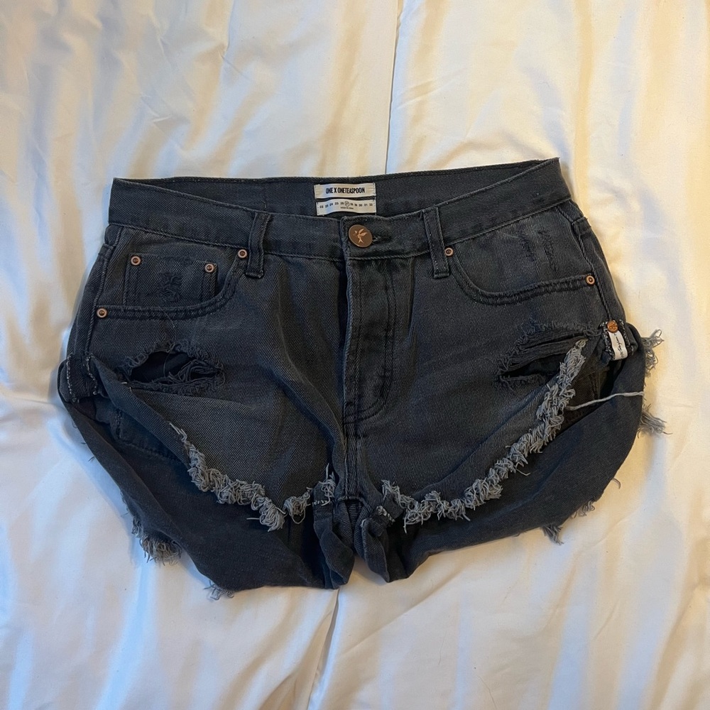 Black one teaspoon shorts